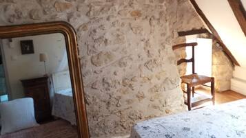 3 chambres, fer et planche Ă repasser, Wi-Fi, draps fournis