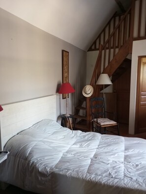 3 dormitorios, tabla de planchar con plancha, wifi y ropa de cama