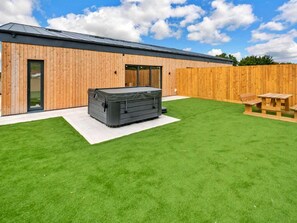 Cottage | Exterior - Cottage in Cotswolds With Hot Tub & Garden (Cheltenham)