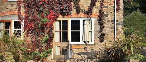 Cottage | Outdoor dining