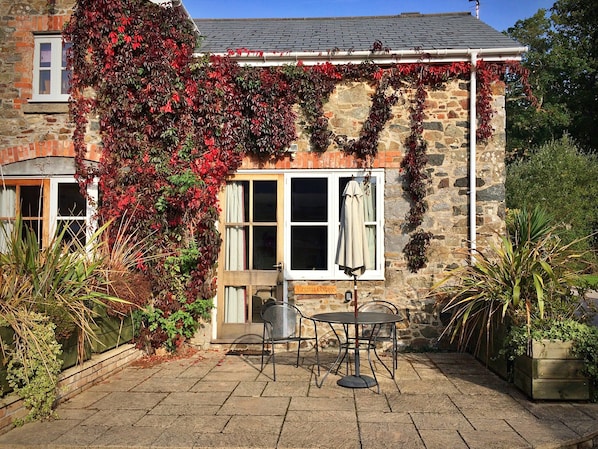 Cottage | Outdoor dining