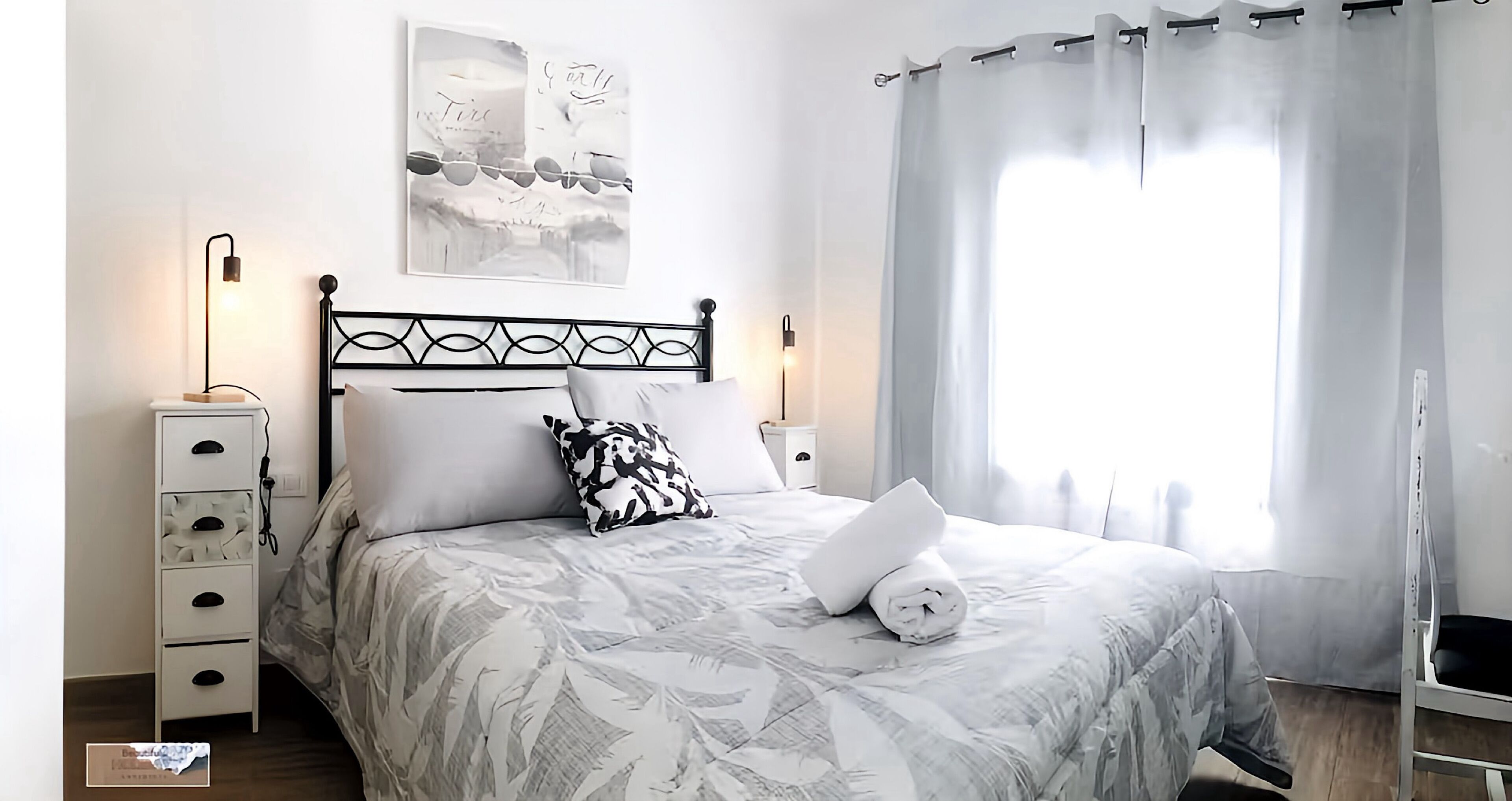 2 bedrooms, iron/ironing board, internet, bed sheets