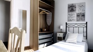 2 bedrooms, iron/ironing board, Internet, bed sheets