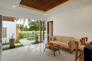 32-inch Smart TV with digital channels - Green Weca Ubud Villa (Tegallalang)