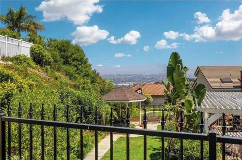 Luxury Custom Design House with View Los Angeles, close to Orange County, Disney