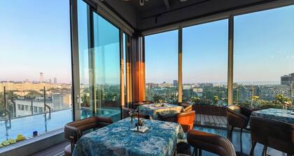 The Purple Horse Hotel