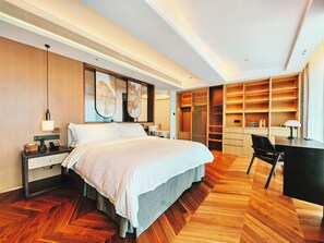 Deluxe Landscape Terrace King Bed Room | Premium bedding, down comforters, Select Comfort beds - The Purple Horse Hotel  (Beijing)