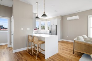 Fridge, microwave, oven, stovetop - Luxury Home w/ Rooftop|2 Blocks to Shops & Bars (Charleston)