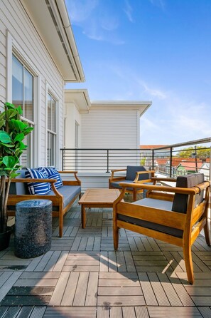 Terrace/patio - Luxury Home w/ Rooftop|2 Blocks to Shops & Bars (Charleston)