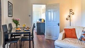 Cottage | Dining - Cottage in Somerset With Stunning Garden Views (Wedmore)