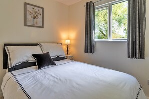 Cottage | 2 bedrooms, iron/ironing board - Cottage in Somerset With Stunning Garden Views (Wedmore)