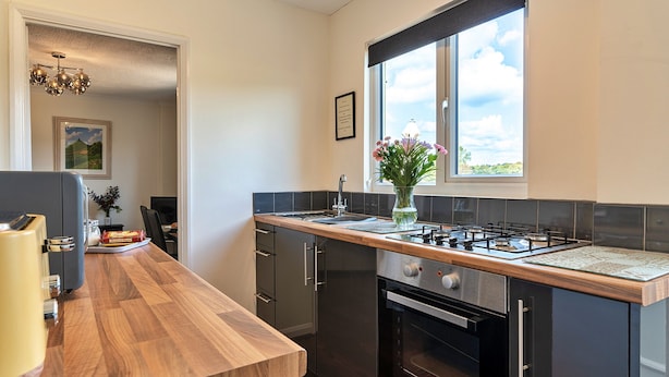 Cottage | Private kitchen - Cottage in Somerset With Stunning Garden Views (Wedmore)