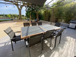 Outdoor dining - Le Mas des Mians (Caderousse)