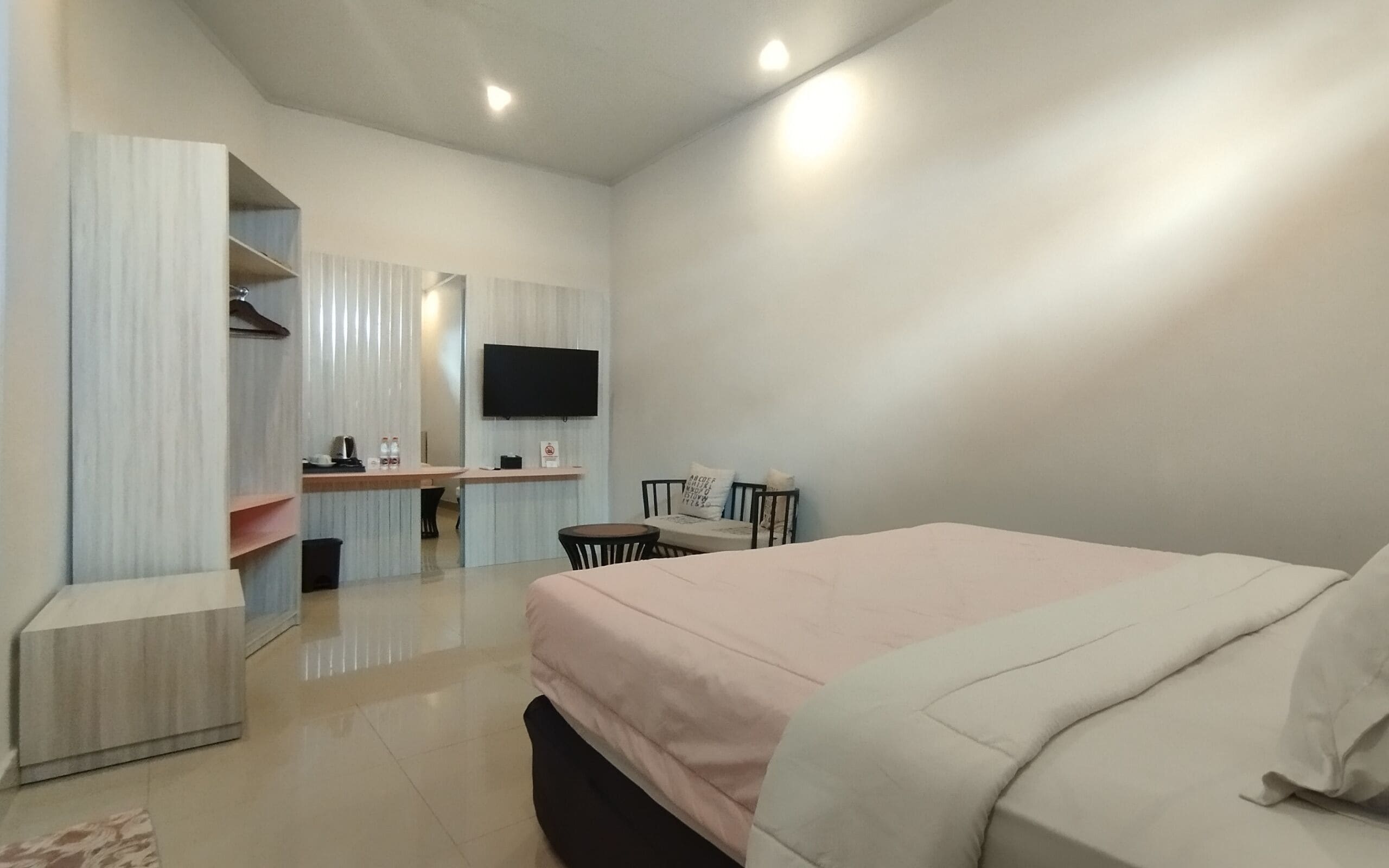Quarto casal luxo | Wi-Fi de cortesia, roupa de cama