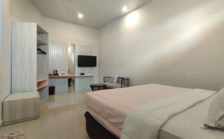 Deluxe Double Room | WiFi (free), bed sheets