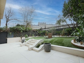 Apartment | Property grounds - Sumptuous Apartment With Garden / Arc de Triomphe (Paris)