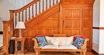 Pet-friendly Holiday Home With Scenic Views, No Deposit