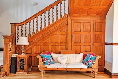 Pet-friendly Holiday Home With Scenic Views, No Deposit