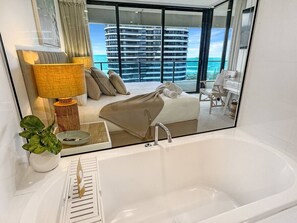 2 bedrooms, iron/ironing board, travel cot, free WiFi