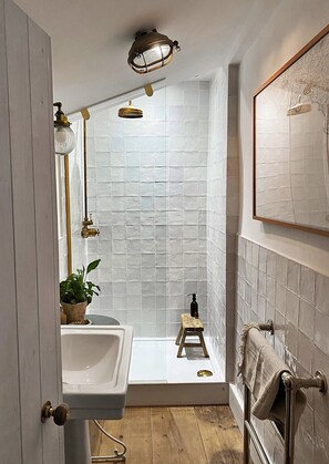 Cottage | Bathroom