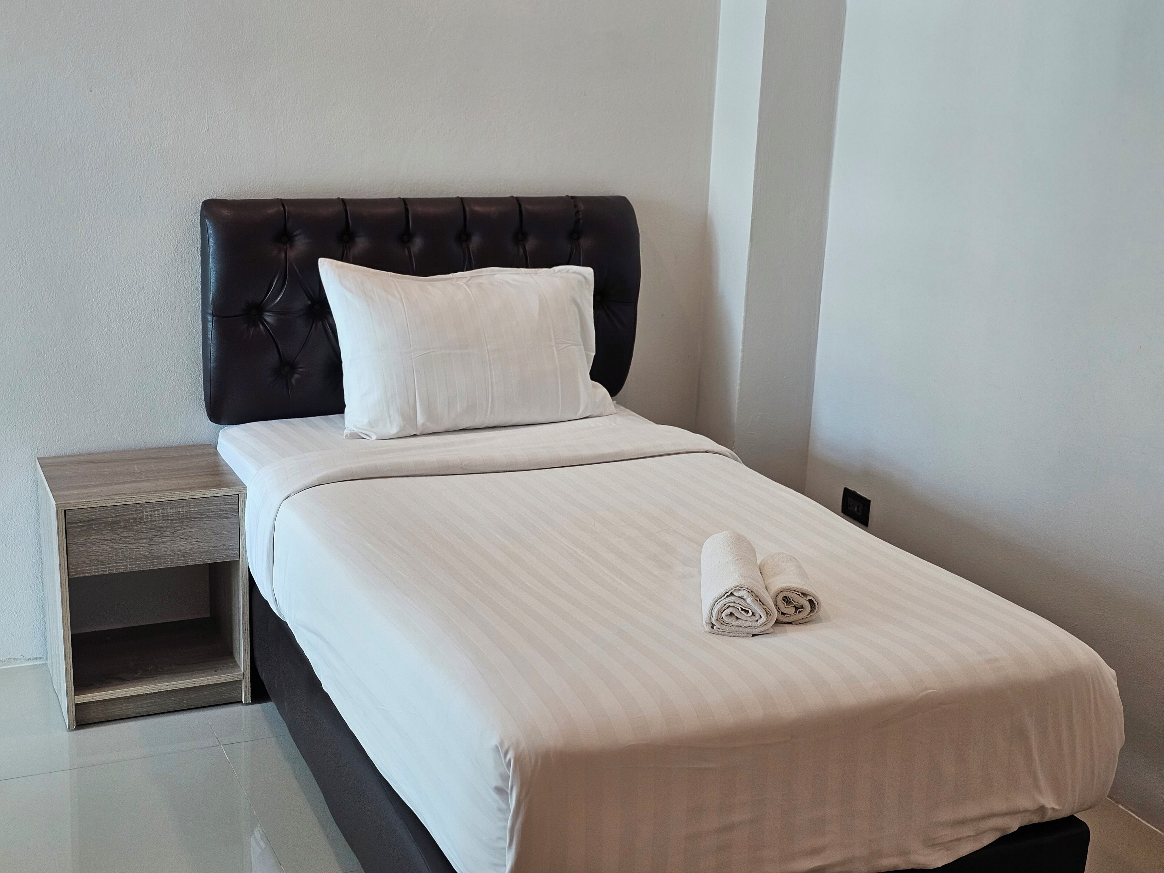 Enkelrum | Skrivbord, arbetsyta för laptop och gratis wi-fi