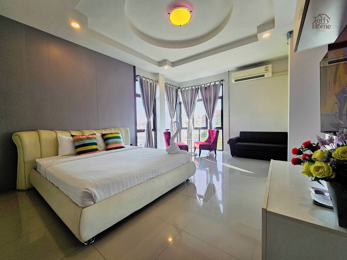 Skrivbord, arbetsyta för laptop och gratis wi-fi