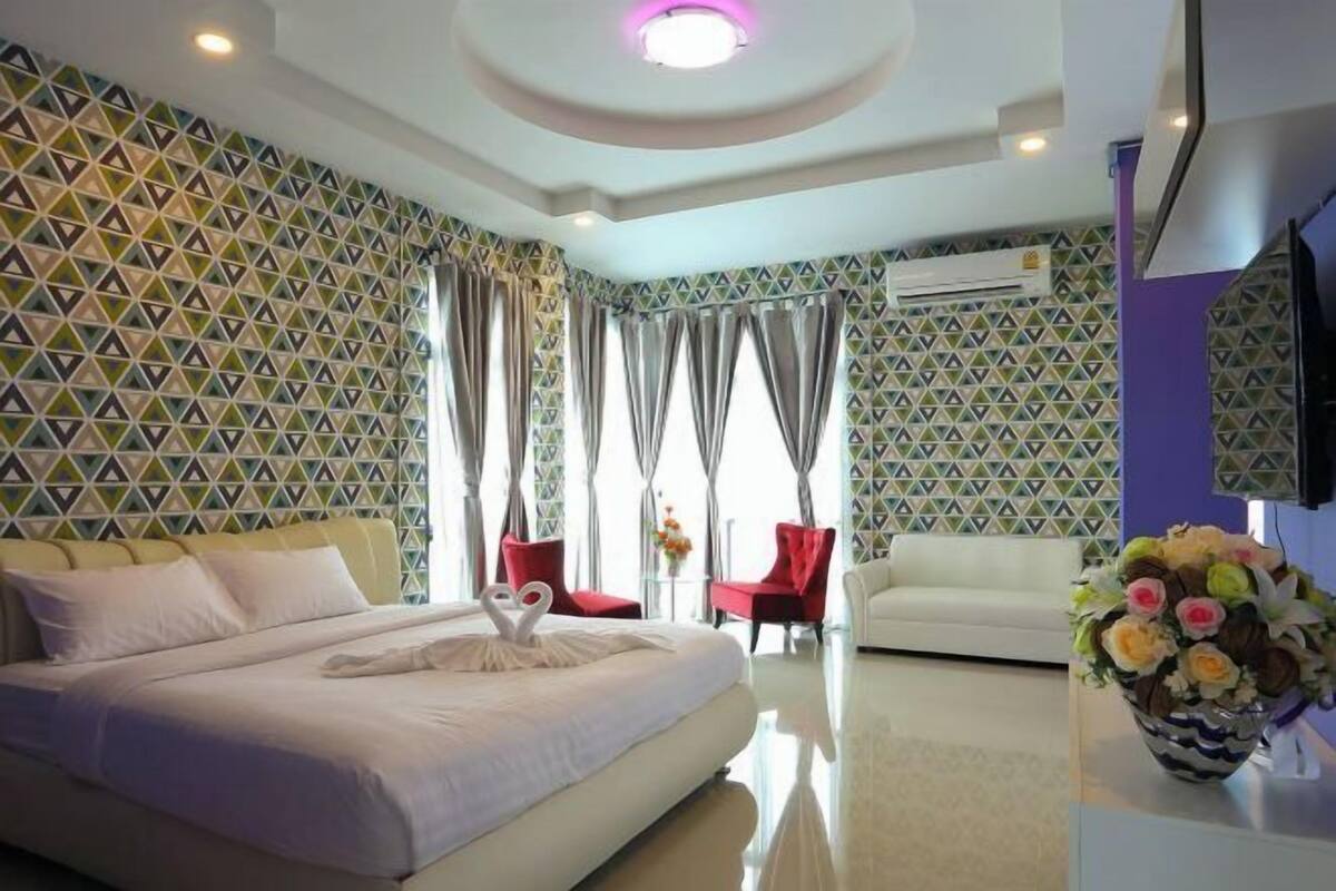 1 bedroom, desk, laptop workspace, free WiFi