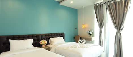 Standard-Zweibettzimmer | Schreibtisch, laptopgeeigneter Arbeitsplatz, kostenloses WLAN