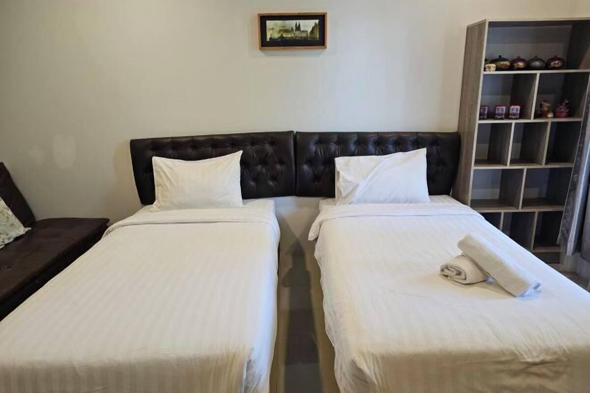 1 bedroom, desk, laptop workspace, free WiFi