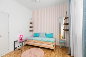 3 slaapkamers, een strijkplank/strijkijzer, wifi, beddengoed
