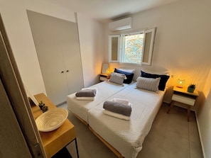 2 soverom, skrivebord, strykejern/-brett og wi-fi (inkludert)