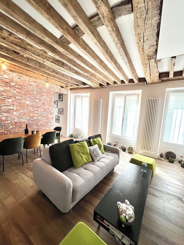 Smart-tv och en stereo