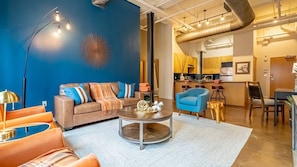 TV - Luxury Kress Loft | Sundance Square | Downtown FTW (Fort Worth)