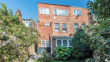 Apartment, 1 Bedroom | Property entrance