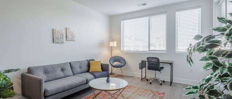 Televisión, oficina