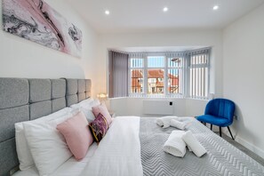 3 bedrooms, iron/ironing board, free WiFi, bed sheets