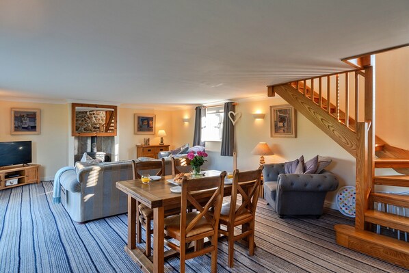 Cottage | Dining - Cottage in Cornwall Near St Michael's Mount (Penzance)