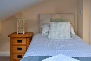 Cottage | 2 bedrooms, iron/ironing board