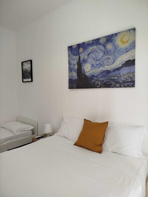 1 bedroom, travel crib, WiFi, bed sheets - Cozy Home Apartment Accommodation within walking distance of the center of Rome. (Roma)