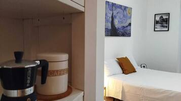 1 chambre, lit parapluie, Wi-Fi, draps fournis