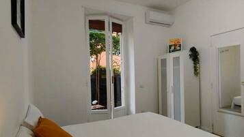 1 bedroom, travel crib, WiFi, bed sheets