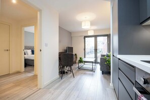 1 bedroom, desk, iron/ironing board, WiFi