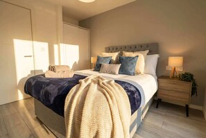 1 bedroom, desk, iron/ironing board, WiFi