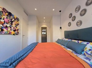 3 chambres, fer et planche à repasser, Wi-Fi, draps fournis