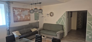 Living area - MILA'S COCOON. In the heart of the South Ardèche. (Uzer)