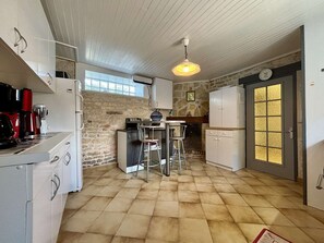 Réfrigérateur, micro-ondes, four, lave-vaisselle