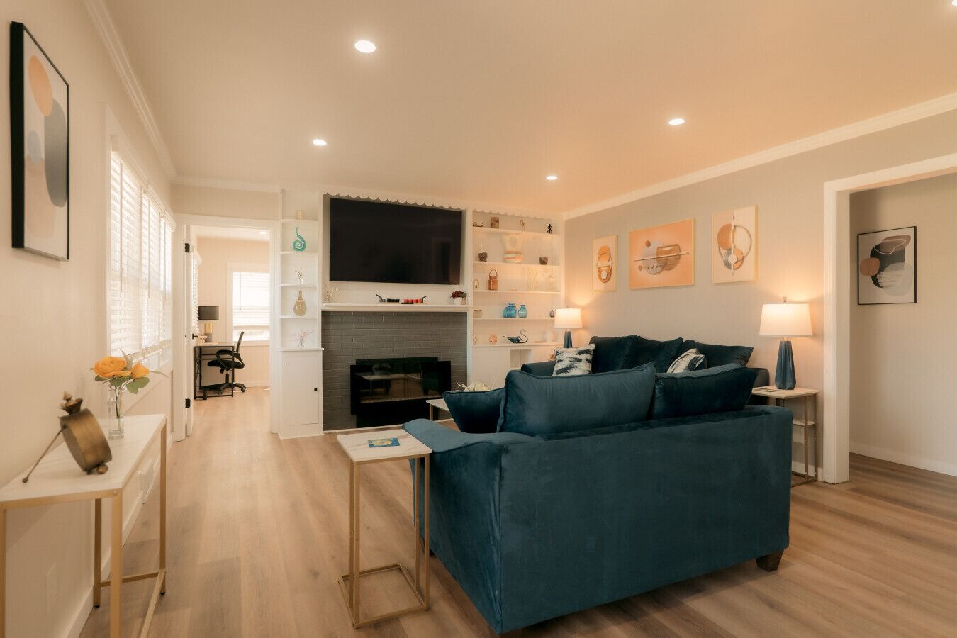 Smart TV, fireplace, offices