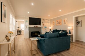 Smart TV, fireplace, offices