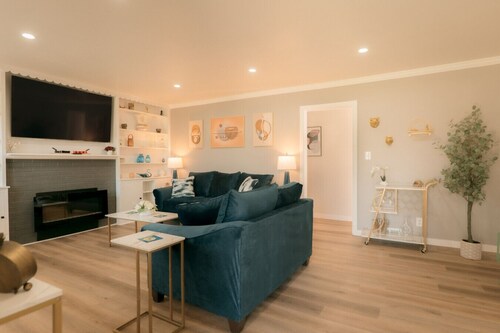 Stylish Suburban Escape | Thoughtfully Designed 3BD for Work & Family Travel