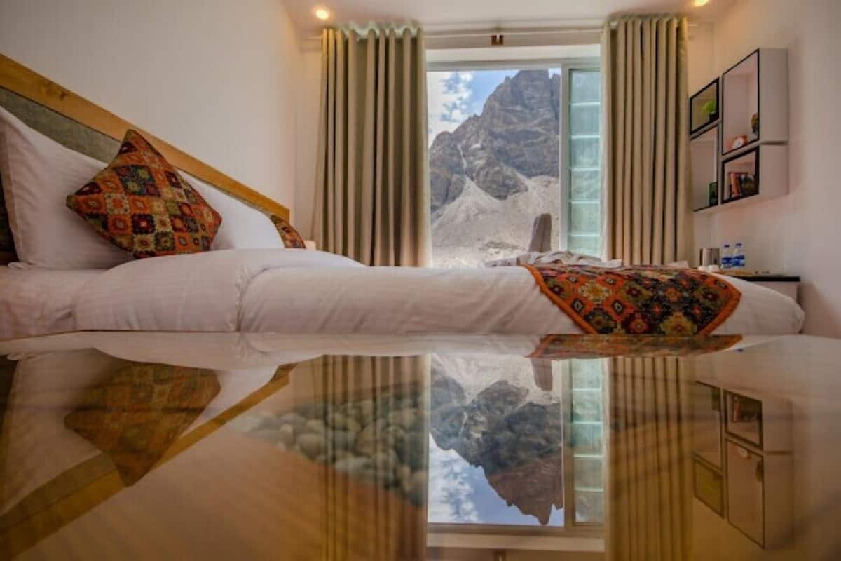 Deluxe-Doppelzimmer, Bergblick | Schallisolierte Zimmer, Bügeleisen/Bügelbrett, kostenloses WLAN